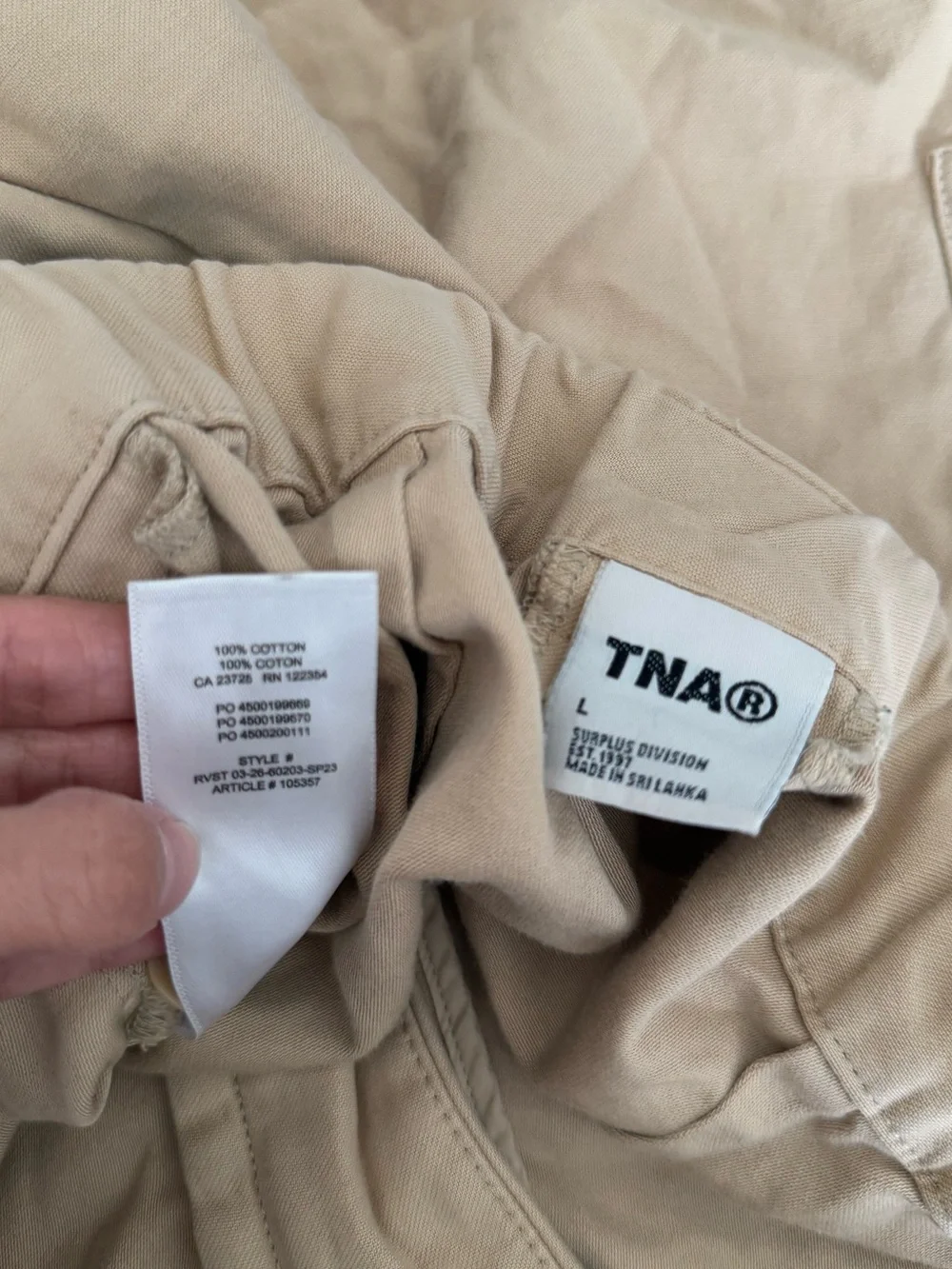 Aritzia TNA Large Curtis Cargo Shorts Tan Neutral Utility Safari Outdoor Belt